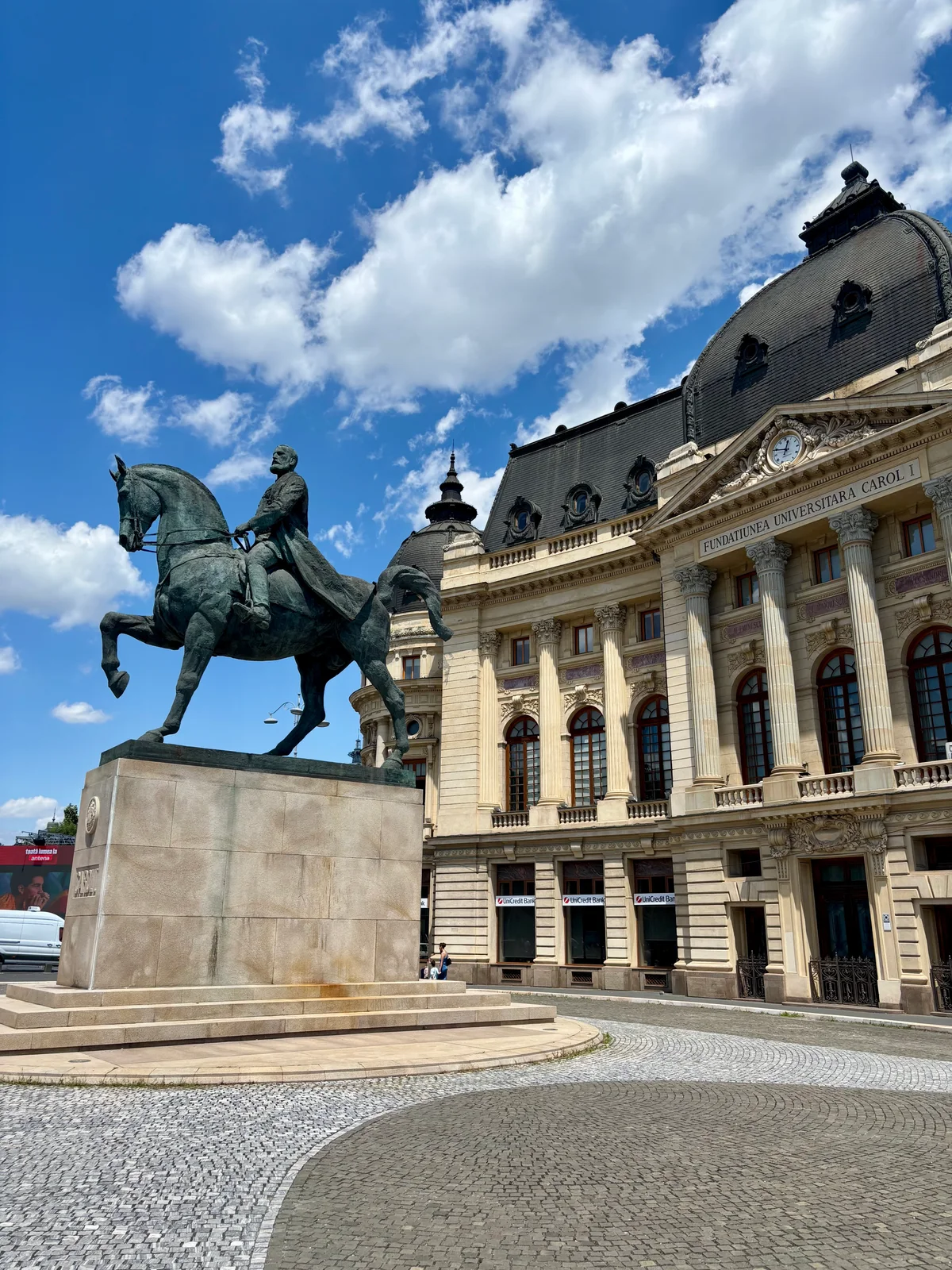 București, Romania — photo 3
